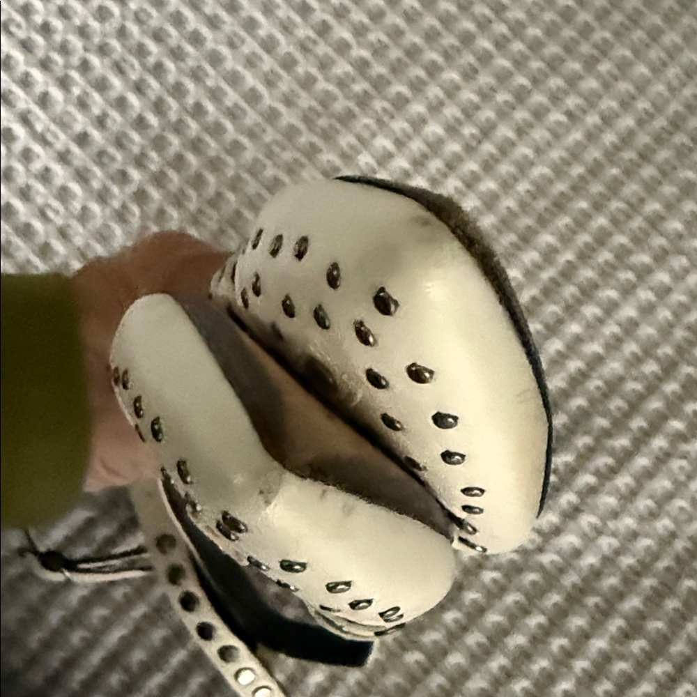 M. Gemi Women's Black and Cream Flats - Picture 5 of 5
